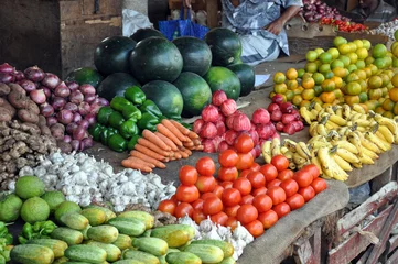 Fotobehang mercato della frutta e verdura © stellakeke