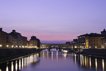 Fototapeta na wymiar Zachód słońca na Ponte Vecchio, Florencja