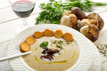 cep soupe- crema di funghi porcini e crostini