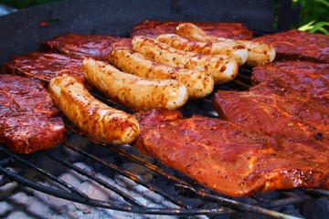Grillfleisch mariniert