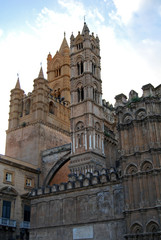 Fototapeta na wymiar The complex architecture of the Cathedral of Palermo, Italy