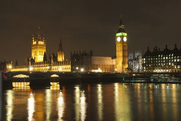Fototapeta na wymiar Big Ben i Parlament, London w nocy