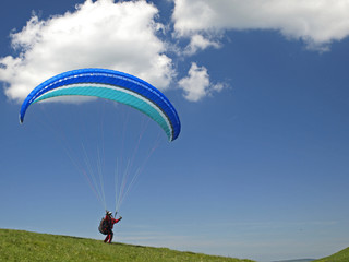 DECOLLAGE EN PARAPENTE