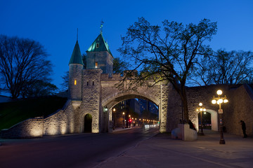 Fototapeta na wymiar Quebec City fortified wall at dusk