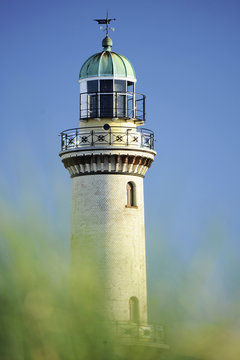 Leuchturm hinter der D&uuml;ne