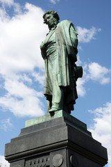 Fototapeta premium Statue to poet A.Pushkin