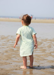 enfant a la plage