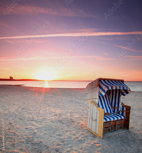 Strandkorb Sonnenuntergang sdatec.com