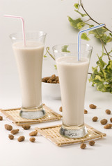 Tiger nut milk. Horchata de chufa.