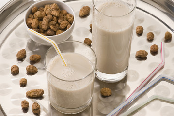 Tiger nut milk. Horchata de chufa.