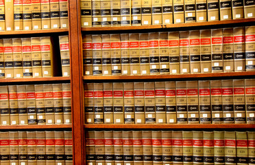 Nahaufnahme von Büchern in der juristischen Buchbibliothek