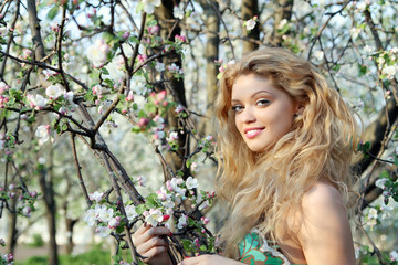 Fototapeta na wymiar Girl in blossom