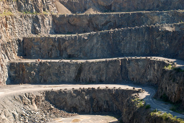 Steinbruchterassen quer