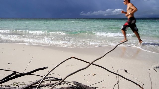 Footing sur la plage.