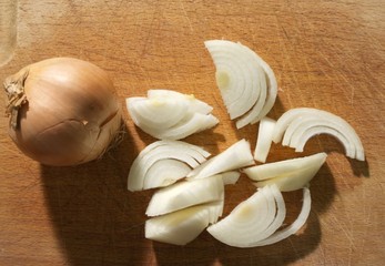 Onion on cutting board