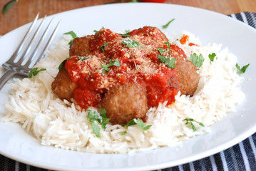 Light spicy meatballs with rice