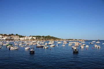 Fototapeta na wymiar Boats in the bay of Cadaques