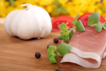 Prosciutto with  garlic (short focus)