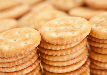 Round salted cookie