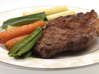 Grilled Steak with Steamed Vegetables