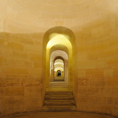 couloir de la crypte du Panth&eacute;on - Paris