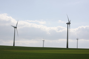 Fototapeta na wymiar Turbiny wiatrowe