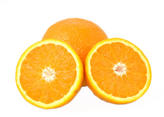 Naranjas sobre fondo blanco.