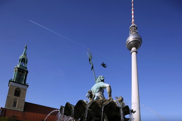 Neptunbrunnen, Berlin, Frnsehturm, Marienkirche © ebraxas