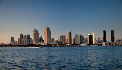 Fototapeta na wymiar San Diego skyline on clear evening