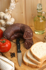 hausgemachte Blutwurst mit Brot
