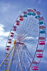 dressee dans un ciel d orage