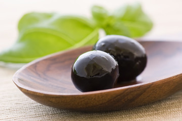 Oliven auf Löffel