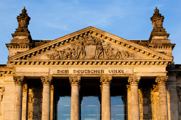Fassade des Berliner Bundestags