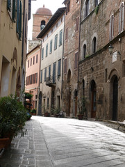 Fototapeta na wymiar Chiusi - jedno z najstarszych miast etruskich w Toskanii