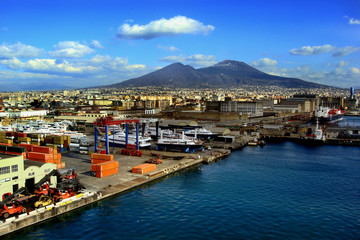 Fototapeta na wymiar porto di napoli