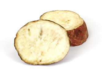 A batata that has been cut into two sections