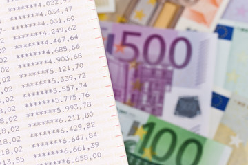 Euro Geldscheine mit Sparbuch