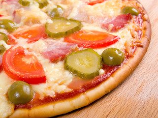 pizza ham and vegetable