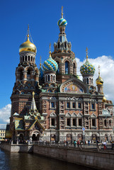 Face à la cathédrale du Sang Versé à Saint Petersbourg