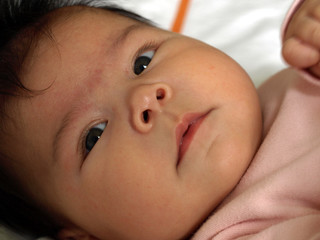 Bébé réveillé © Pixelmania