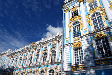 Fototapeta na wymiar Le long du palais de Tsarkoie Selo