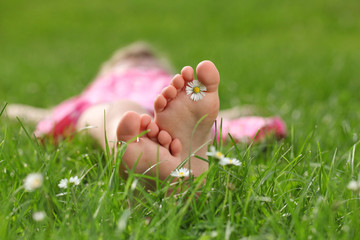 Füsse mit Blume