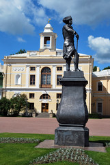 Statue du Palais Pavlovsk