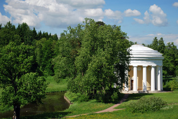 Dans le jardin du palais de Pavlovsk
