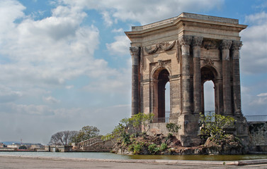 Fototapeta na wymiar Arc de Triomphe, w Peyrou Garden w Montpellier, Francja