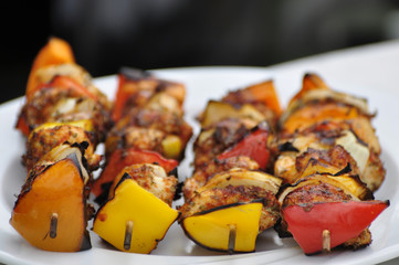 Gegrillte Spieße Paprika Zwiebel Huhn