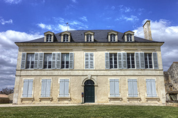 Fototapeta na wymiar bâtisse abbaye Saint Vincent