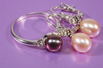 Jewelry with pearls
