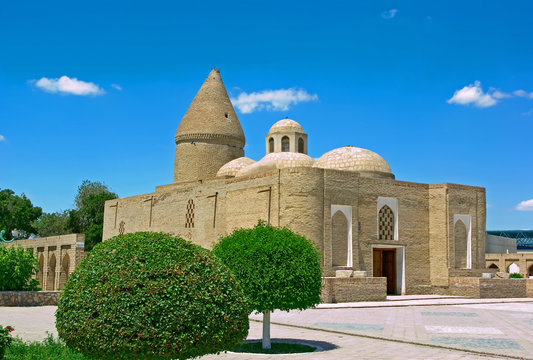 Chashma Ayub Mausoleum