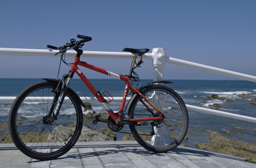 Fototapeta na wymiar Bicicleta en la playa